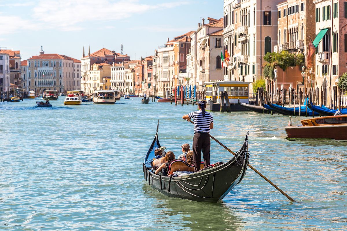 venice_gondola_shutterstock_338454170.jpg