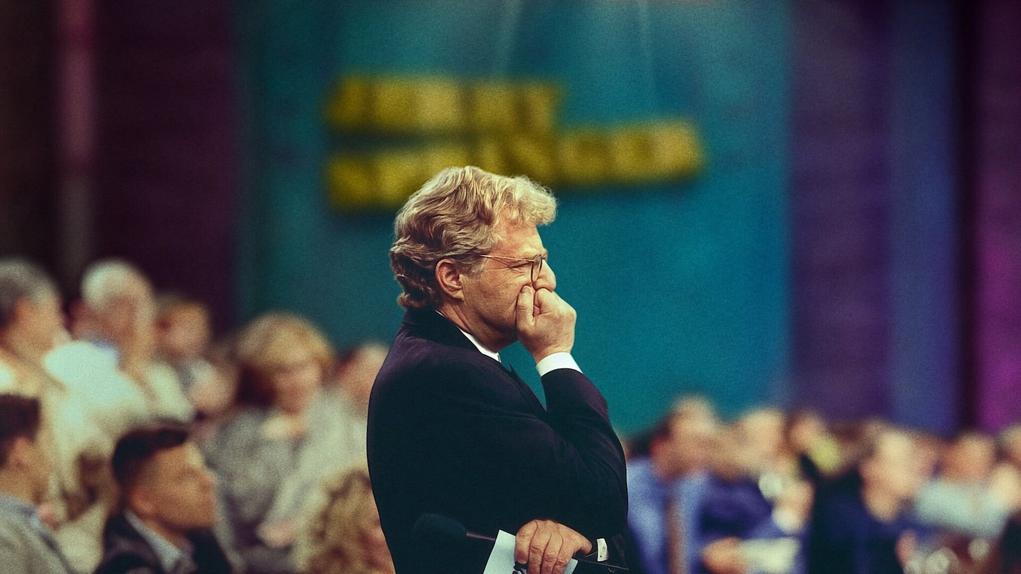 jerry-springer-dam-da-camera-dien-poster.jpg